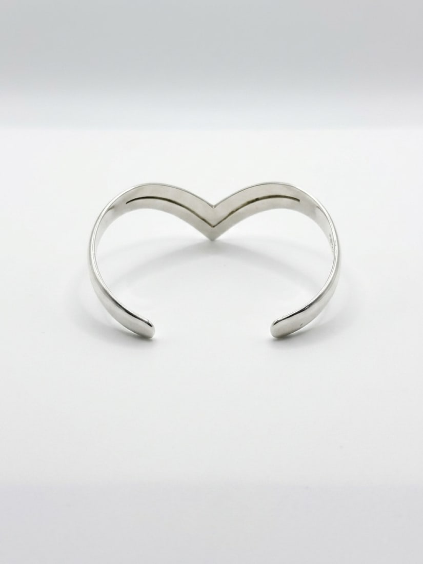 Taxco split v shaped cuff - 2
