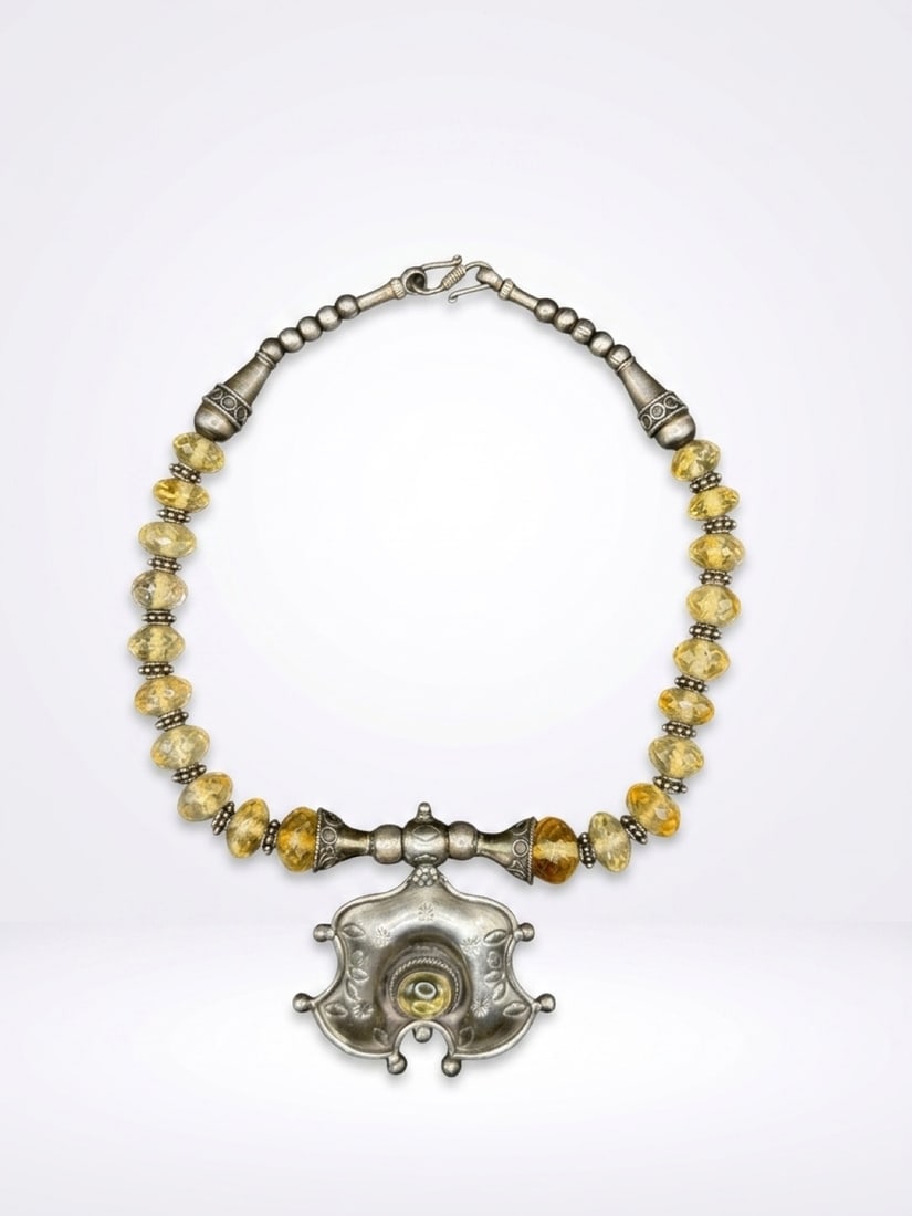 Vintage sterling and citrine beaded necklace: Fantastic vintage 925 and citrine beaded necklace featuring an ornate shield with an oval citrine stone marked 925, attributed to India 18inches