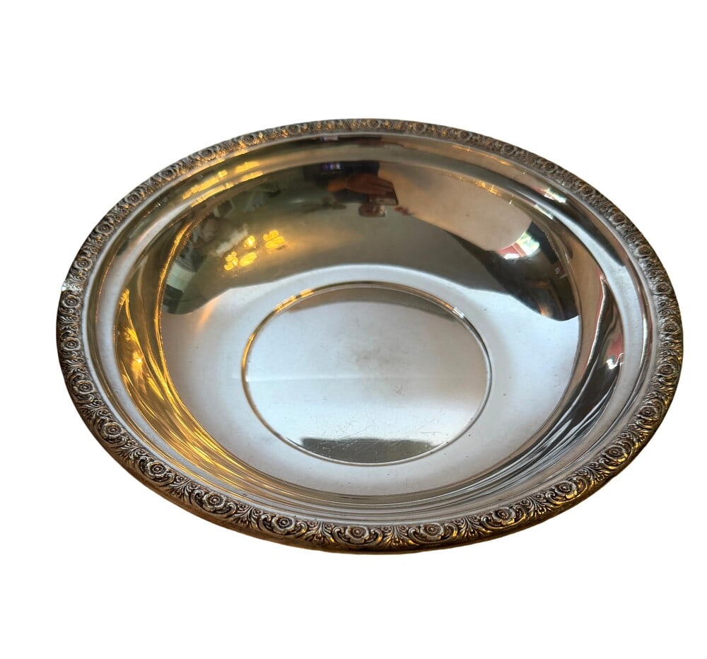 Vintage international sterling bowl Prelude: International sterling bowl Prelude model floral decorative border marked as follows: PRELUDE INTERNATIONAL STERLING D279 - 9.75 inches wide, 9.03 Troy ounces
