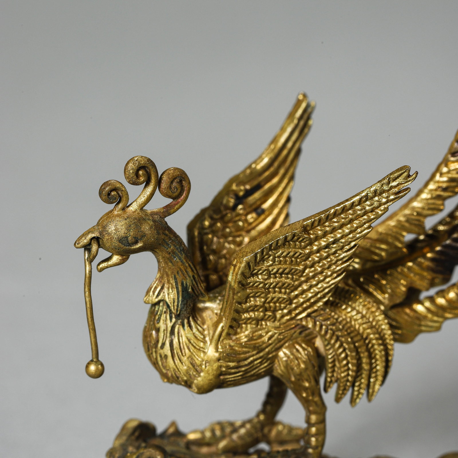 A CHINESE BRONZE PHOENIX FIGURE. - 3