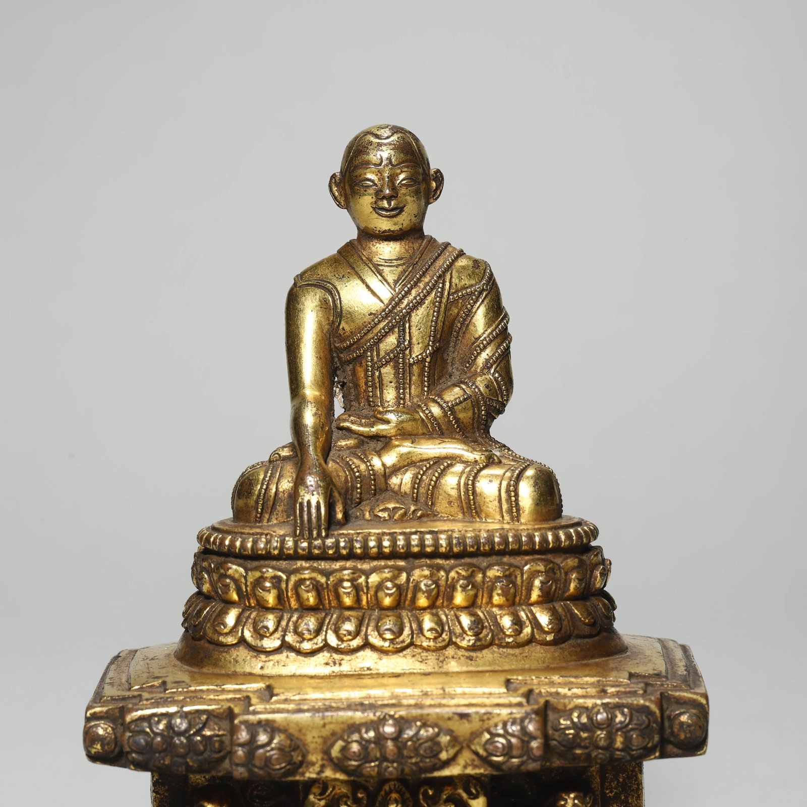 A GILT-BRONZE BUDDHA - 2