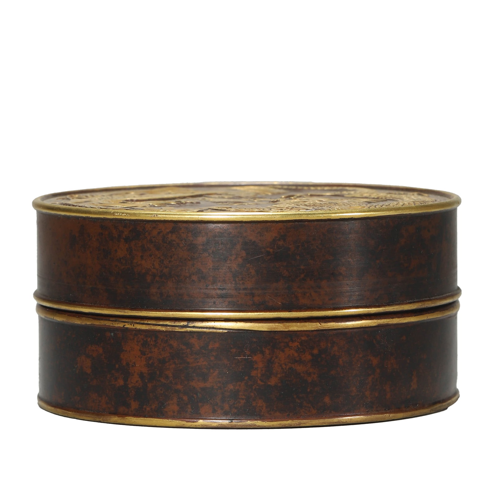 A GILT-BRONZE BOX WITH DRAGON AND PHOENIX DECORATION, MARKED “QIN SHU LV.: Diameter 4 5/8 in (11.7 cm); Height 2 3/16 in (5.6 cm)