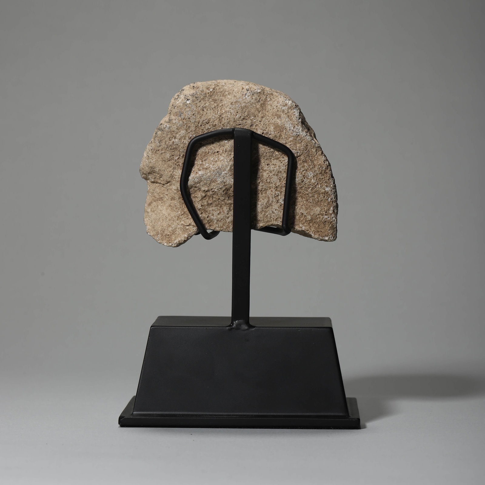 A STONE-CARVED LION HEAD - 5