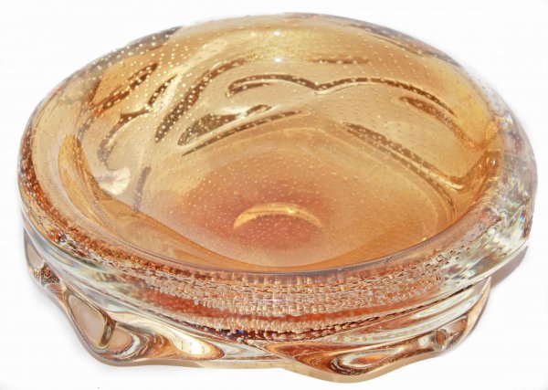 Gold Sculptured Seguso Bullicante Bowl: Heavy gold sculptured bullicante bowl with clear globs on the exterior by Archimede Seguso. See page 95 of Archimede Seguso: Mid-Modern 20th Century Glass from Murano by Leslie Pina. DIMENSIONS: Diame