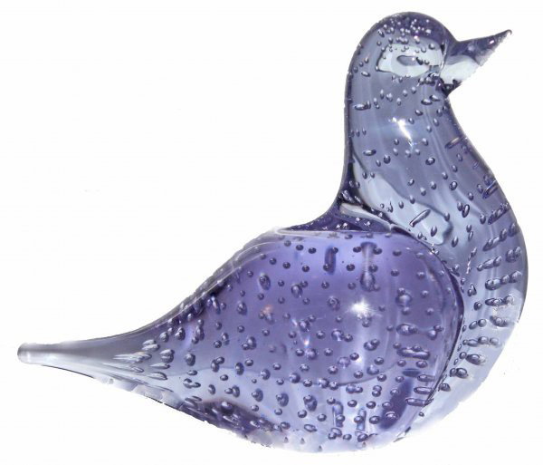 SEGUSO Mid-Century Blue Violet Murano Glass Dove: This is a Beautiful Vintage Mid-Century Blue Violet Murano Crystal Art Glass Dove with controlled or trapped bubbles. Excellent Condition. DIMENSIONS: Height: 4.75" Width: 2.75" Length: 5.75" Weight: 
