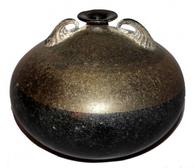 Iridescent Anse Valente Amphora Vase: Beautiful iridescent bulbous anse valente amphora vase with and two small applied handles. It is etched Archimede Seguso. DIMENSIONS: Diameter: Height: