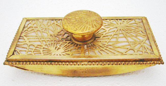 TIFFANY STUDIOS PINE NEEDLE INK BLOTTER: TIFFANY STUDIOS BRONZE PINE NEEDLE INK BLOTTER. weighs 11.7 ounces. 5 7/8 inches long 1 3/4 inches tall and 2 7/8 inches across