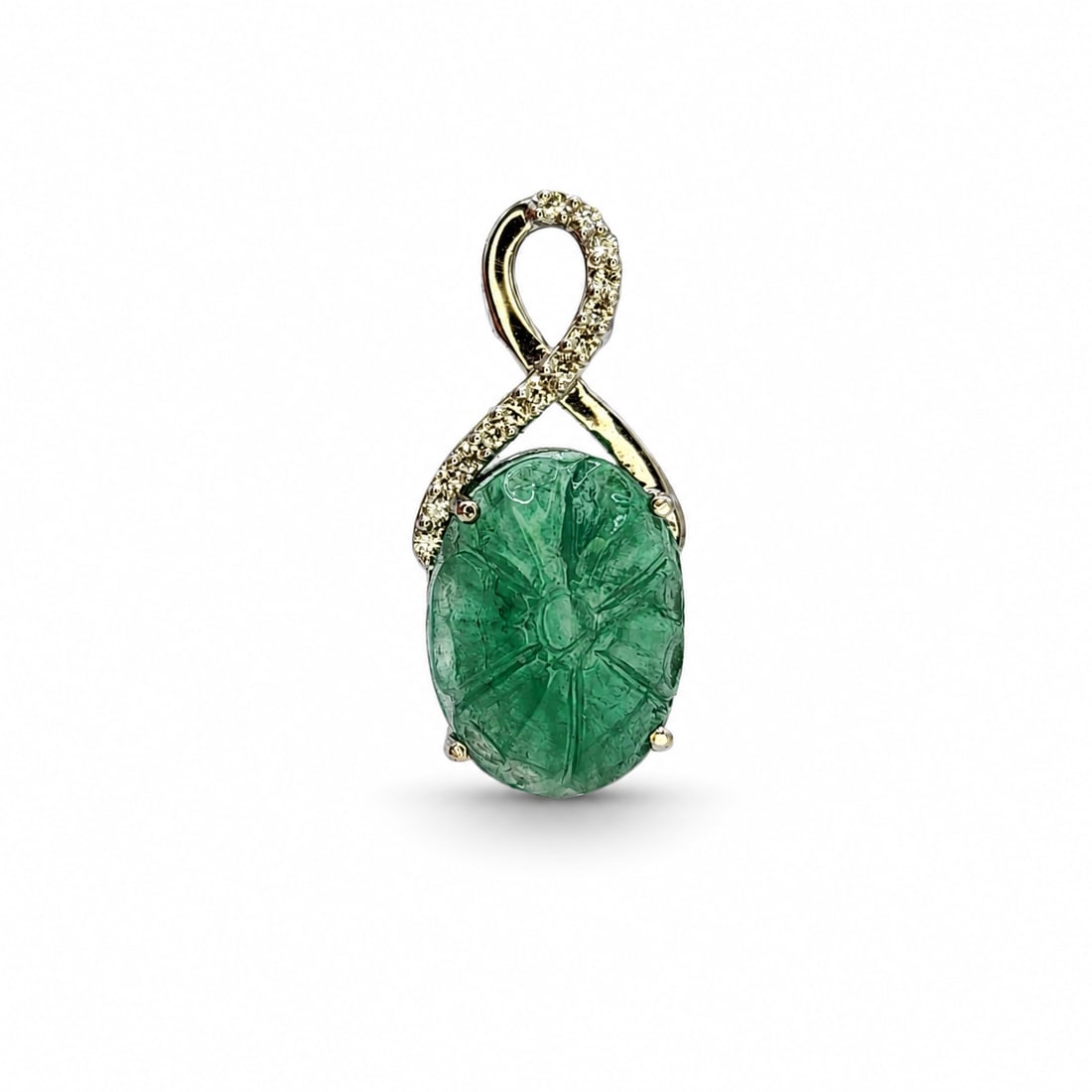 White gold carved emerald diamond pendant (1 of 3)