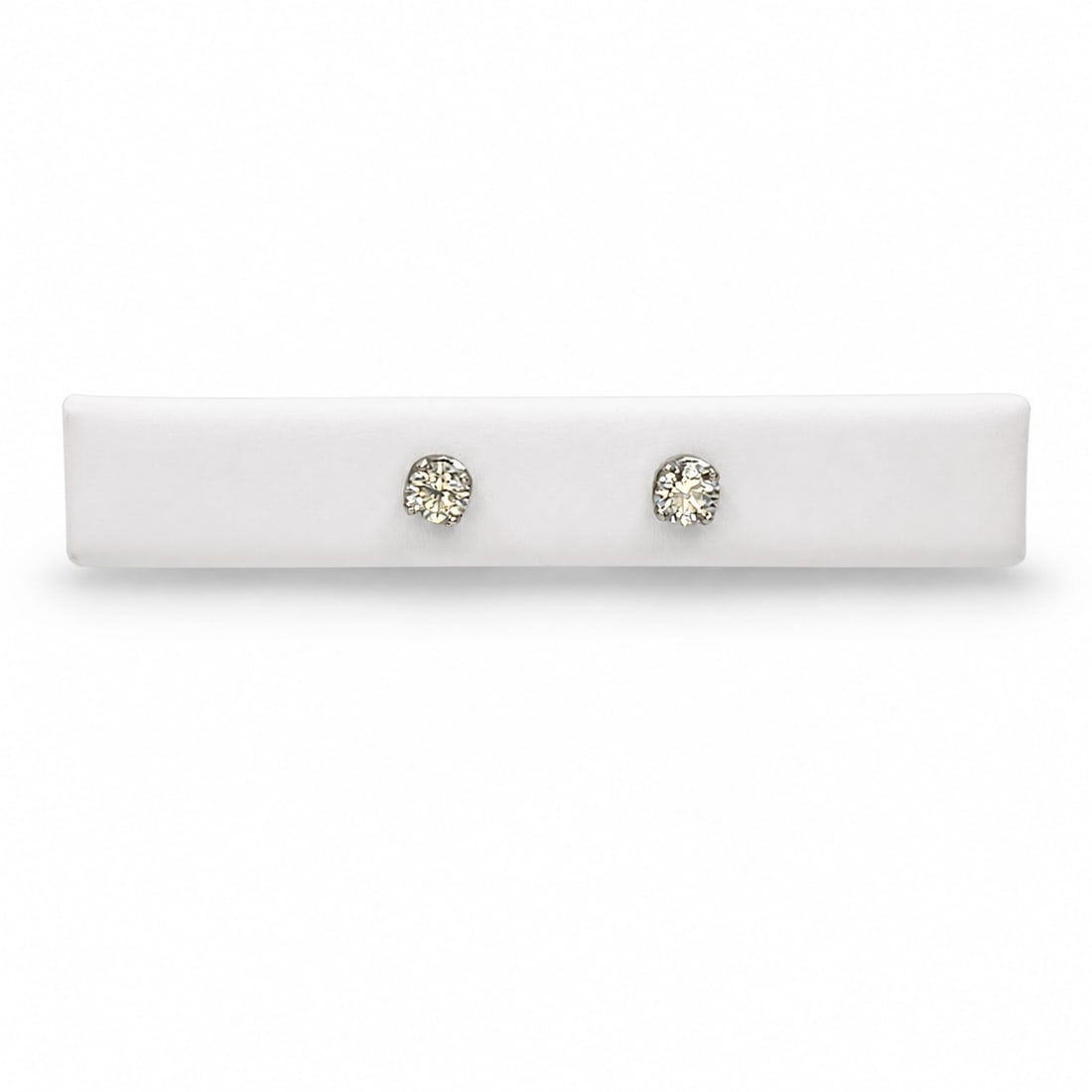 White gold diamond stud earrings: A 14kt stud earrings. Diamonds .70 cts tw G-H color VS clarity. 0.80 grams