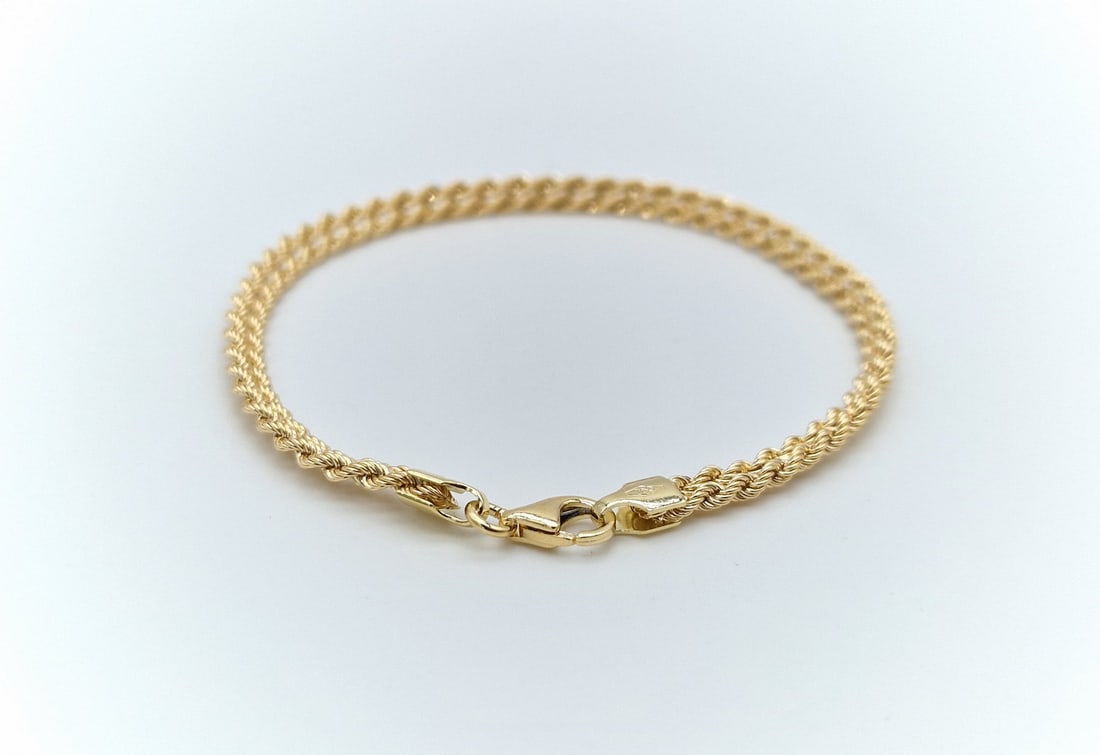 18K Yellow Gold 2-Row Rope Chain Bracelet – Made in Italy: Metal: 18K Yellow Gold (750) / Total Item Weight: Approx. 4.70 Grams / Bracelet Style: 2-Row Rope Chain / Finish: Polished / Craftsmanship: Made in Italy / Condition: New, with box and store certifica
