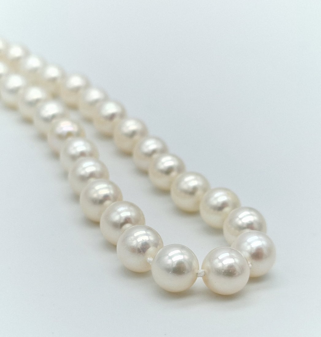 Freshwater Cultured Pearl 44 cm Necklace (5.5-6 mm) with White Color, Excellent Luster and Gold-Plat (1 of 7)