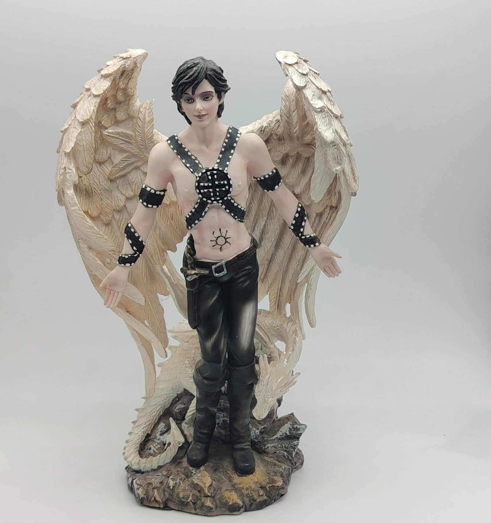 Les Alpes Hand-Painted Resin Fantasy Figurine "The Imperium" - Detailed Art Sculpture: Maker & Line: Official "Les Alpes" fine fantasy collection, featuring the titled model "The Imperium" with original manufacturer markings on the base / Craftsmanship & Details: Masterfully handcrafted