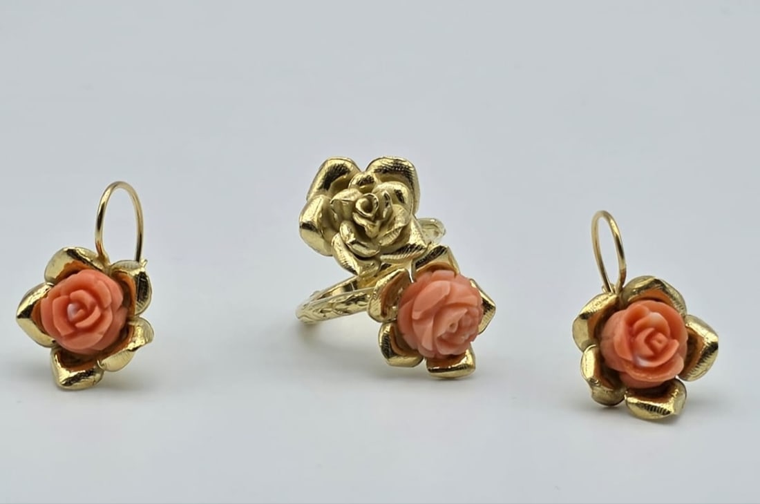 Handcrafted Italian 18K Yellow Gold and Angel Skin Coral Parure (Ring and Leverback Earrings): Handcrafted Angel Skin Coral and Gold Parure / Metal: 18K Yellow Gold / Total Item Weight: 20.5 Grams / Jewelry Type: Ring and Leverback Earrings Set / Main Stone: Natural Angel Skin Coral / Gemstone 