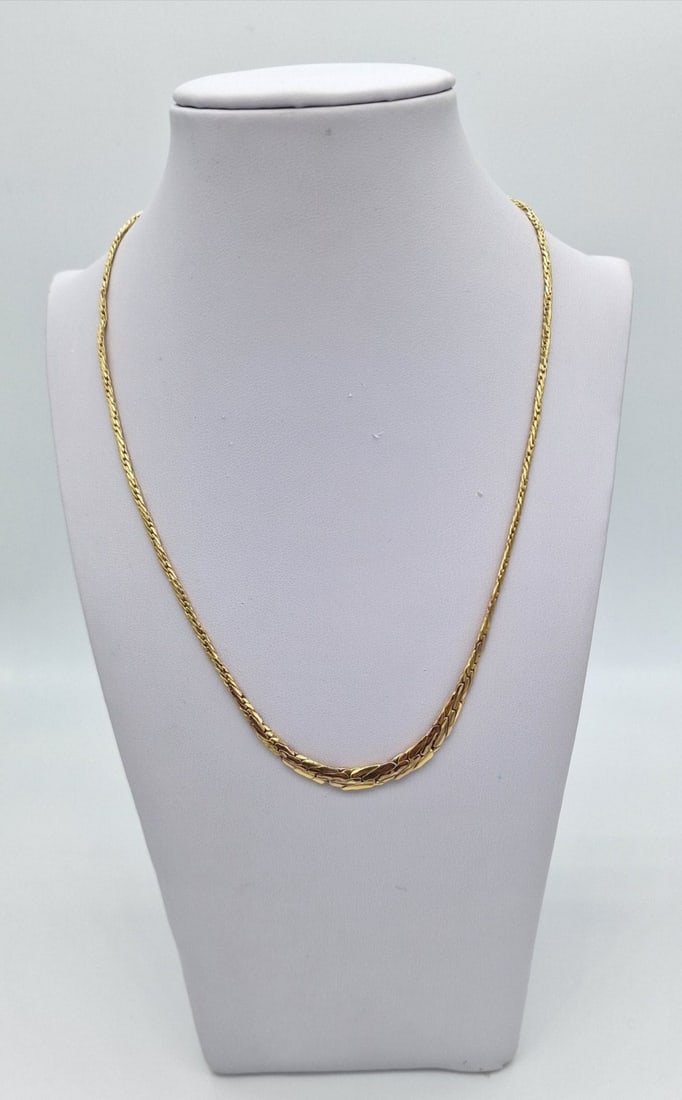 Fine Solid 18K Yellow Gold Tapering Cobra Chain Necklace – Made in Italy: Fine jewelry necklace / Metal: Solid 18K Yellow Gold (750) / Total Item Weight: Approx. 7.00 Grams / Necklace Length: 45 cm / Necklace Style: Cobra Chain / Width: Up to 8 mm / Finish: Polished and fla