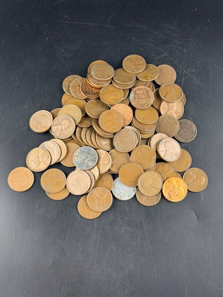 100 Miscellaneous Dated Wheat Pennies (1 of 3)