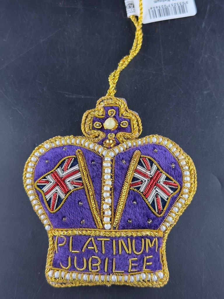 UK Christmas Ornament Platinum Jubilee (1 of 7)