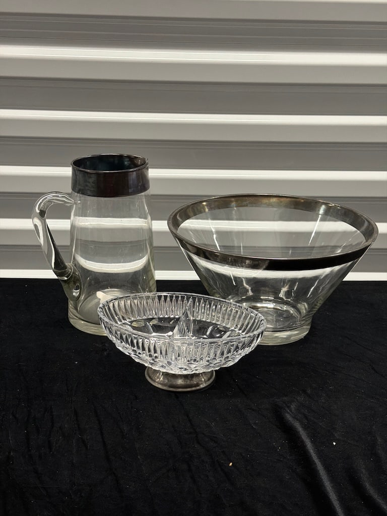 3pc Mid-Century Dorothy Thorpe Silver Band Barware & Towle/William Adams Crystal Relish Lot LF: An exceptional three-piece estate collection of vintage mid-century modern barware and European crystal serveware, showcasing iconic 20th-century design and documented maker marks.