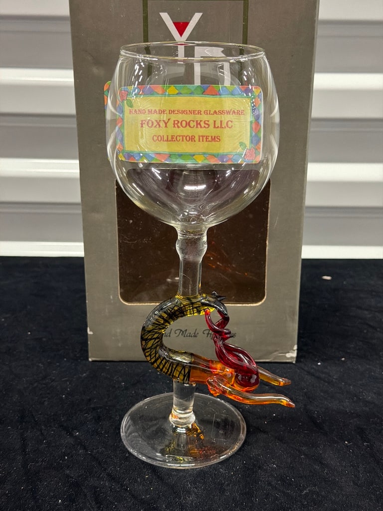 Decorative hand blown wine glass LF 319 (1 of 6)