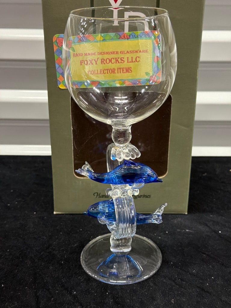 Decorative hand blown wine glass LF 320: Decorative hand blown wine glass