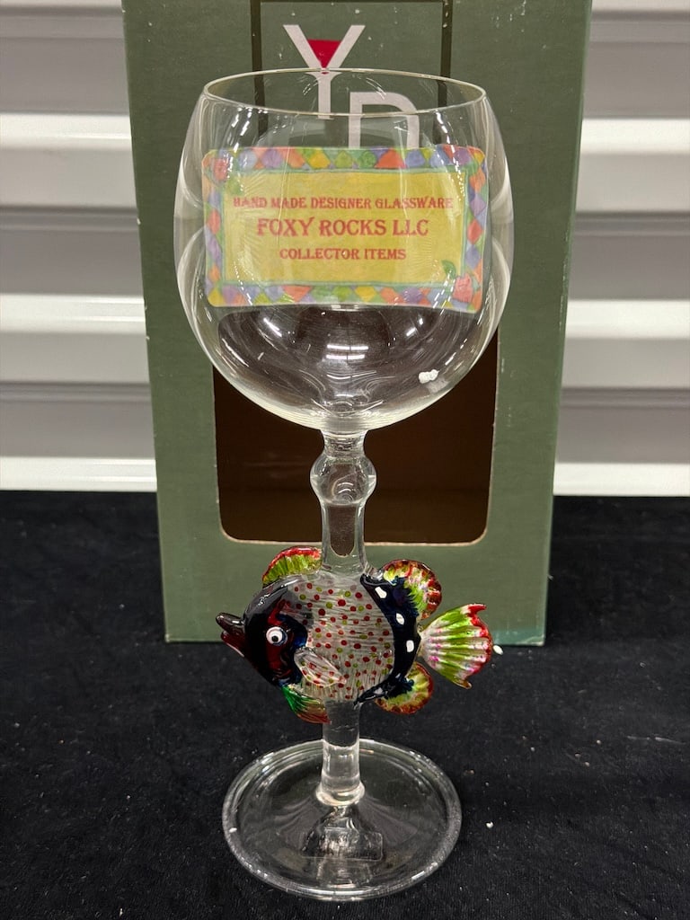 Decorative hand blown wine glass LF 332 (1 of 6)