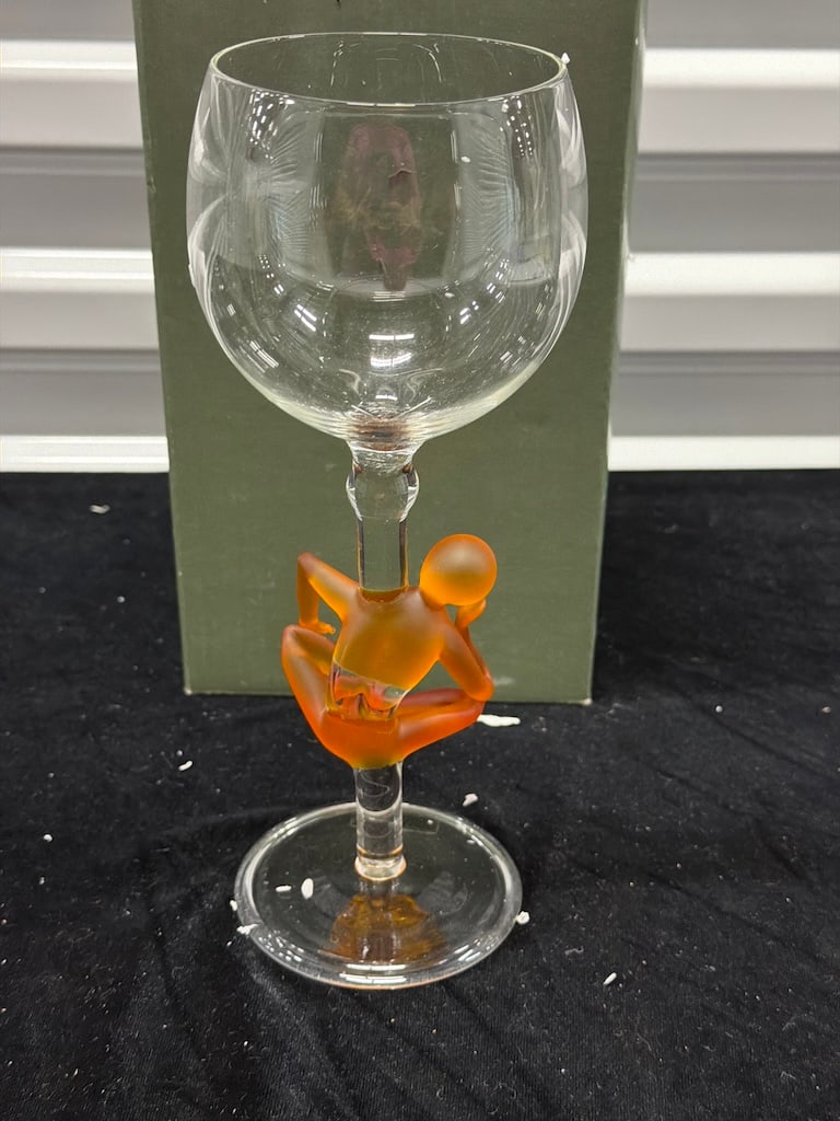Decorative hand blown wine glass LF 338 (1 of 6)