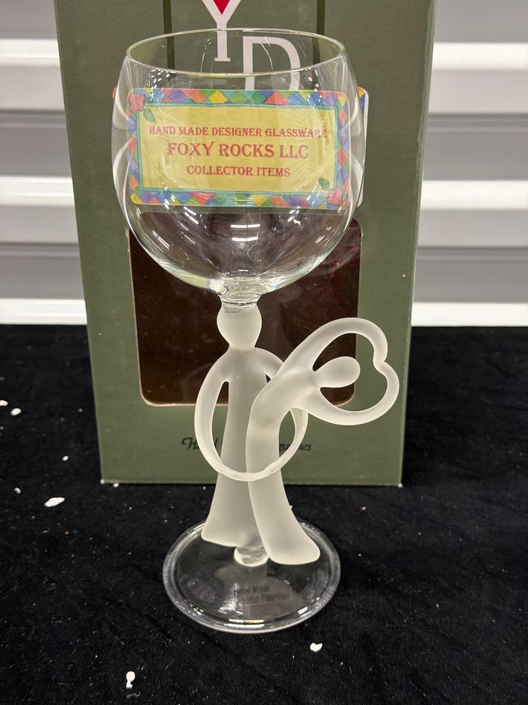 Decorative hand blown wine glass LF 342: Decorative hand blown wine glass