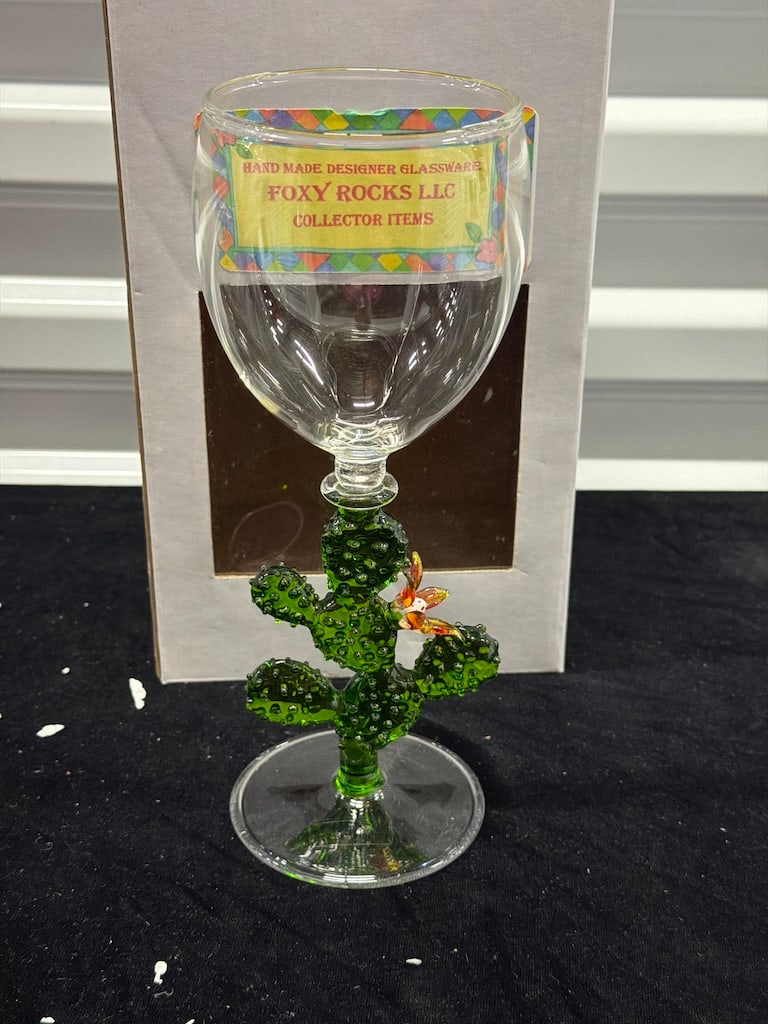 Decorative hand blown wine glass LF 343 (1 of 6)