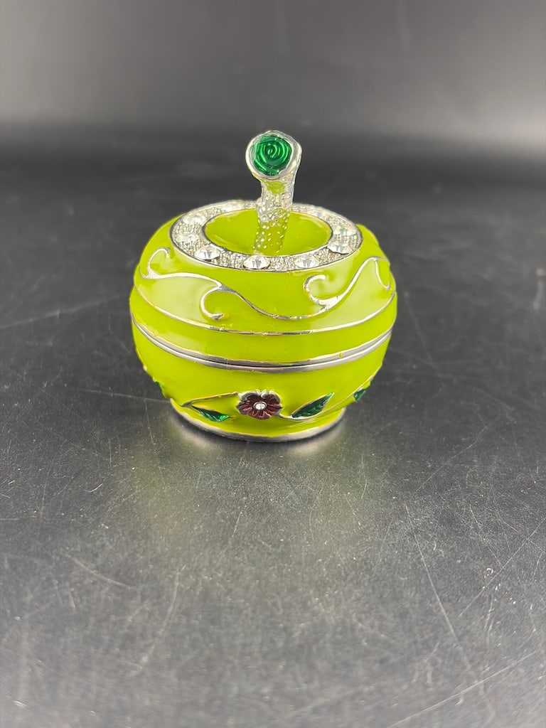 contemporary vintage-style figural apple hinged keepsake trinket box (1 of 8)