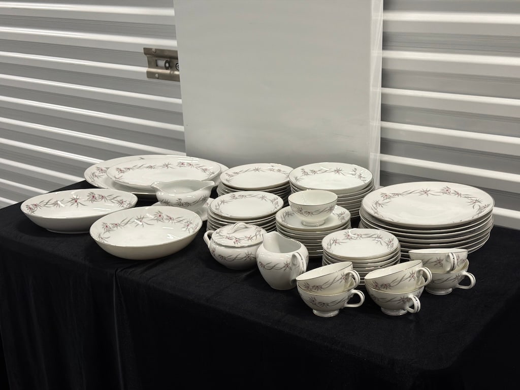 Vintage Empress China Japan “Sea Breeze” #1352 Dinnerware Service – Approx. 61 Pieces (1 of 12)