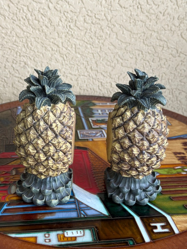 Pair of Decorative Pineapple Bookends (1 of 6)