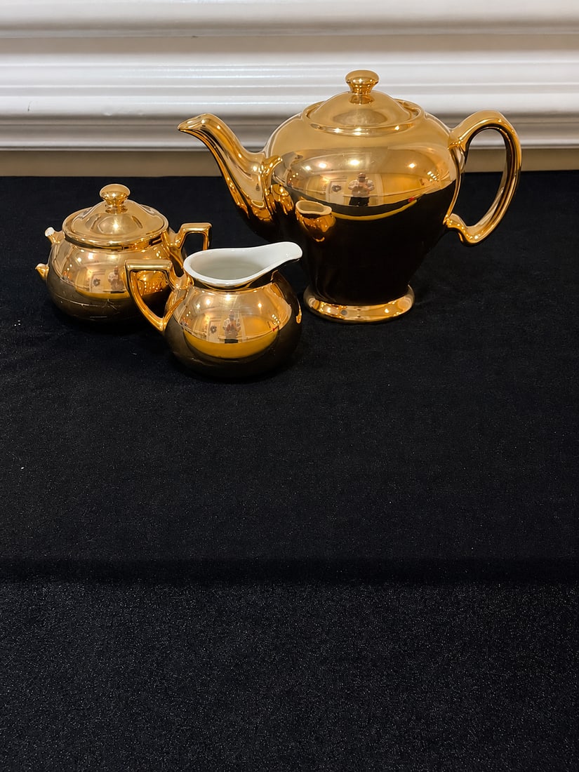 Vintage Hall China Gold Tea Service – Teapot, Creamer & Sugar Bowl (1 of 8)