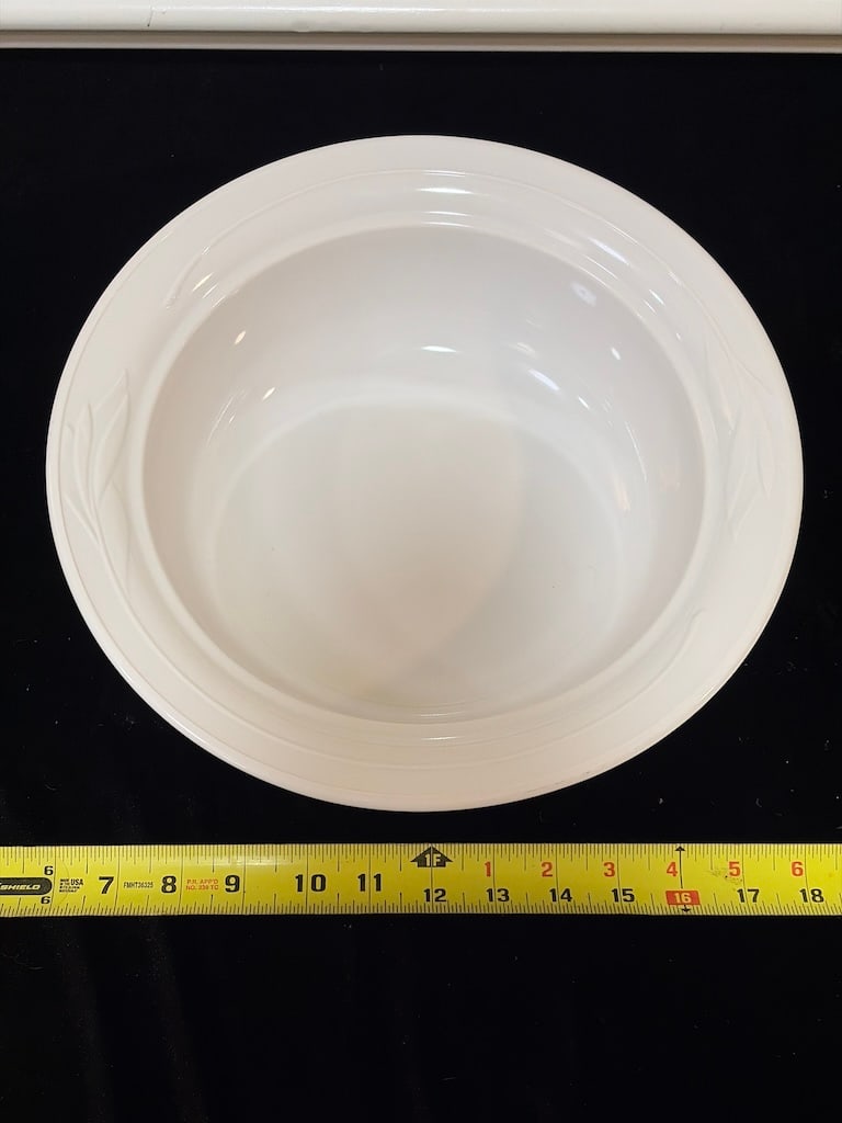 CorningWare White Embossed Round Serving / Casserole Dish - 5