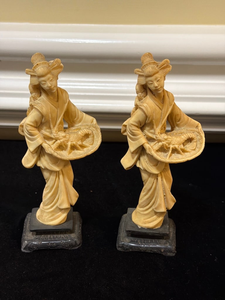 Pair of Vintage Asian Female Figurines on Decorative Bases (1 of 7)