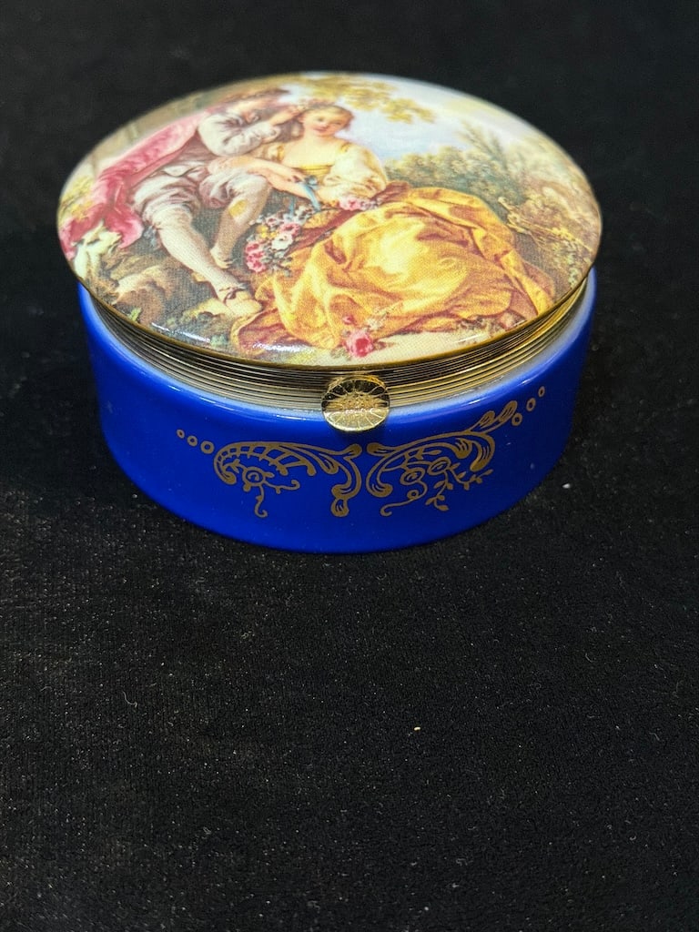 Vintage Andrea by Sadek Porcelain Cobalt Blue Hinged Trinket Box (1 of 10)