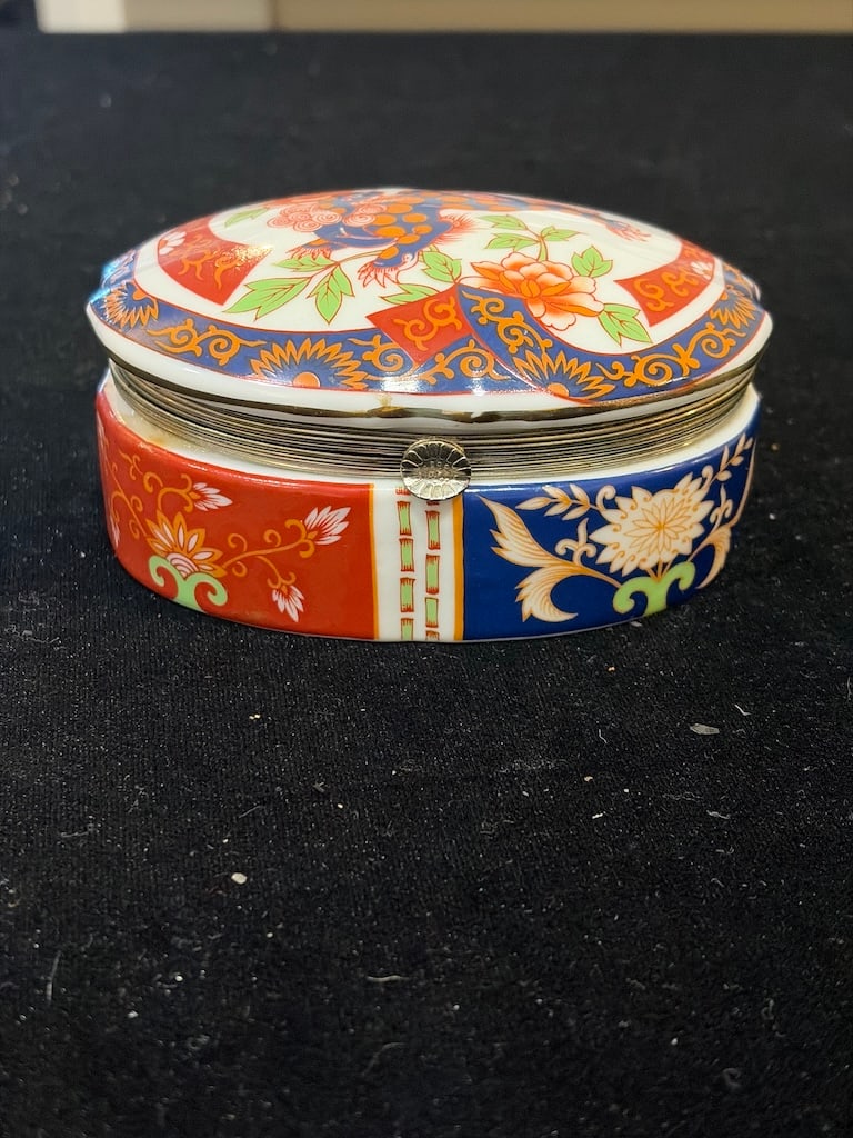 Vintage Japanese Imari Porcelain Hinged Trinket Box (1 of 4)