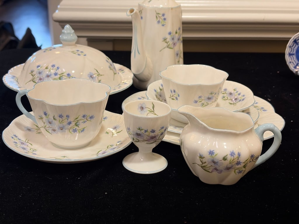 Shelley Blue Rock Fine Bone China Assorted Tableware – England (1 of 4)