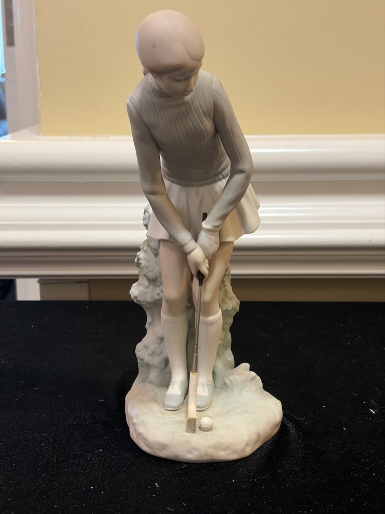 Lladro Porcelain Female Golfer Figurine – Approx. 10” (1 of 4)