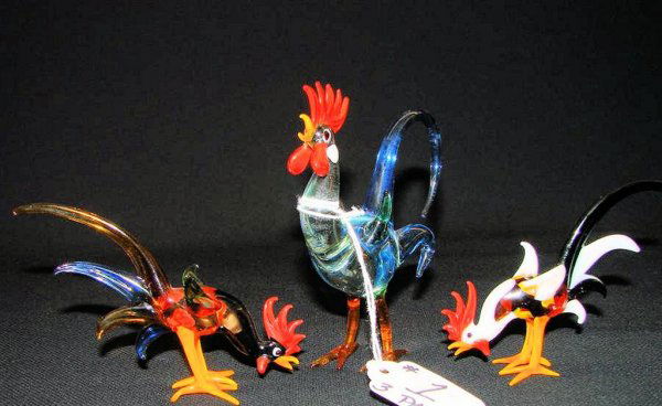 3pcs Murano Art Glass Roosters.: 3 Murano Art Glass Roosters. Auction Estimate $30-60.