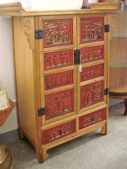 556 Double Door Oriental Wine Cabinet With Ornate Carv