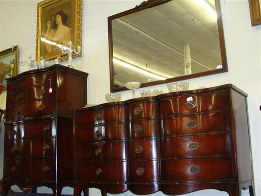 5pc Drexel Mahogany Bedroom Set With Serpentine Front
