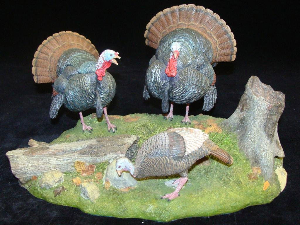 Statue Entitled "Full Strut" Nick Bibby of Danbury Mint: Statue Entitled "Full Strut" Nick Bibby of Danbury Mint. Depicts Turkeys by a Tree Stump. Auction Estimate: $50-100.