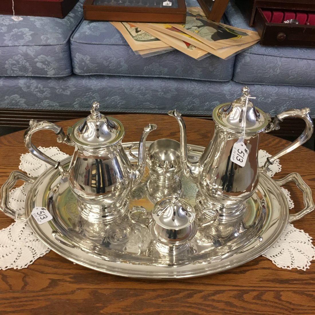 5pc Silver Coffee & Tea Service by Oneida.: 5pc Silver Coffee & Tea Service by Oneida: Includes Teapot, Coffee Pot, Creamer, Sugar & Tray. Auction Estimate: $100-200.