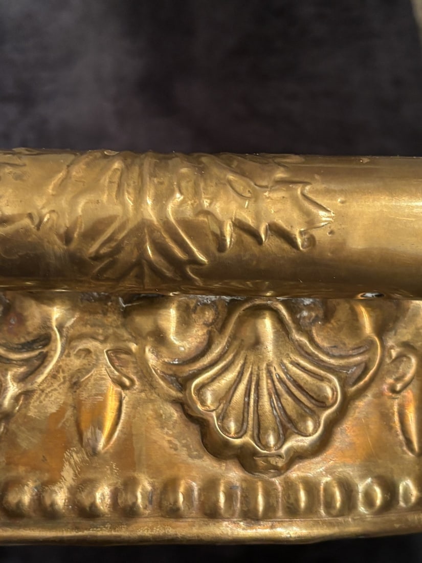 Antique Oval Brass Gallery Tray: Beautiful heavy vintage solid brass oval gallery serving tray with repeating scalloped seashell motif all along its raised border rim. The center basin floor is beauutifuully adorned with intricate ha