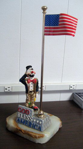 Limited edition Ron Lee clown figurine: Ron Lee limited edition clown figurine, "God Bless America" #L-666, 124/1226, 15-1/2" high.