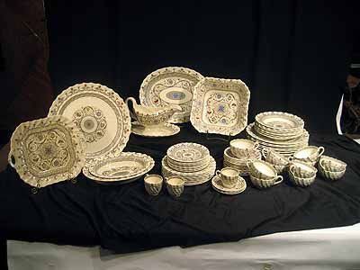 69 pcs Spode "Florence" Pattern Dinner Service: Spode "Florence" pattern dinner service: 10 dinner plates(1 flea bite), 8 salad plates, 8 bread plates, 8 soup bowls, 11 saucers, 11 cups, 3 demi tasse cups, 3 demi tasse saucers, 2 oval graduated veg