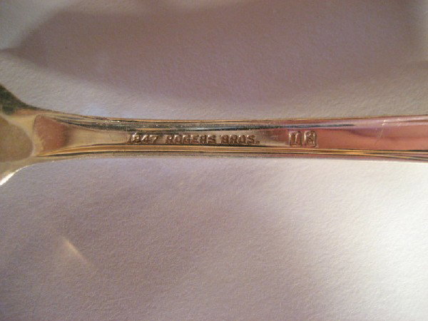 Rogers Bros, "Reflection" Pattern Silver-Plated Flatwar - 4