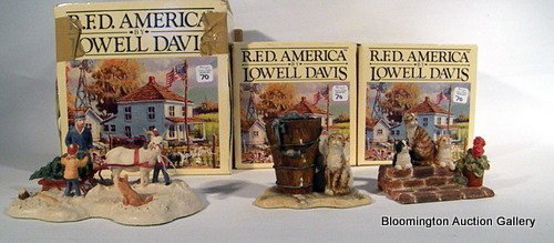 3 Lowell Davis Figurines - Sunday Afternoon Treat ....: 3 Lowell Davis Figurines - Sunday Afternoon Treat, Sun Worshippers, & Country x-Mas - w/Original Box . Animal Figurines