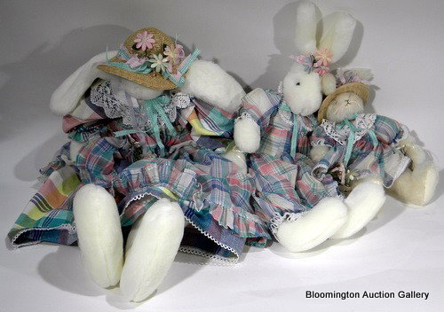 3 Bunnies By The Bay Dolls - Daisy Mae, Shasta, ......: 3 Bunnies By The Bay Dolls - Daisy Mae, Shasta, Greta Gerber - 26", 24", & 13" high