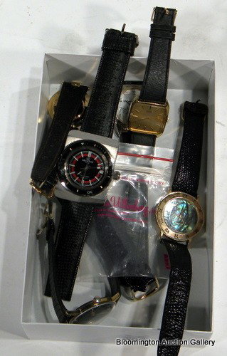 7 Men's Watches: Gucci, Seiko, Berenger, etc: 7 Men's wrist watches: Gucci, Seiko, Berenger, Waltham, Aqua Dive, Wilson, & one unmarked - vintage