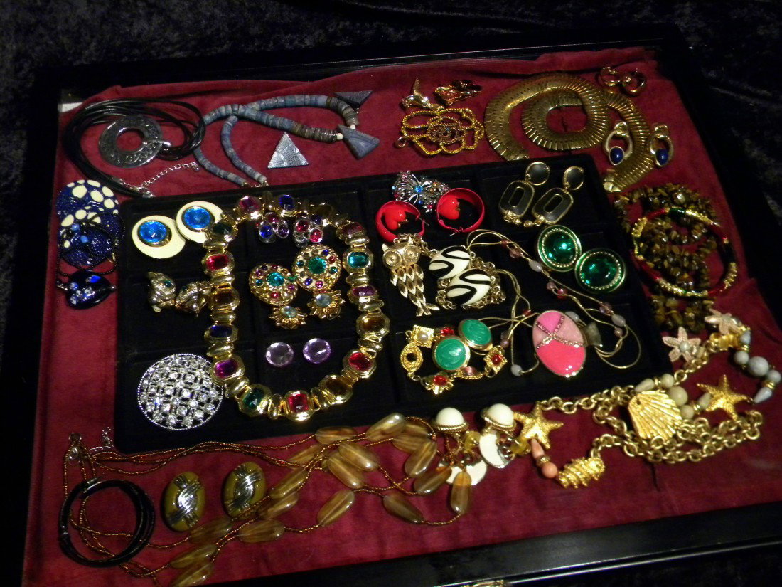 Lot of Costume Jewerly inc Designer Pieces: Lot of costume jewelry including many designer pieces - Case for display purposes only.